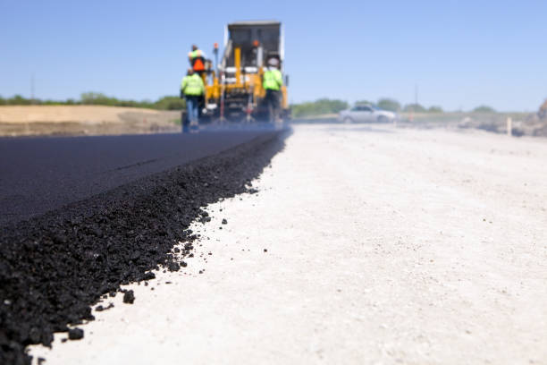 Best Driveway Paving Contractor  in Dravosburg, PA
